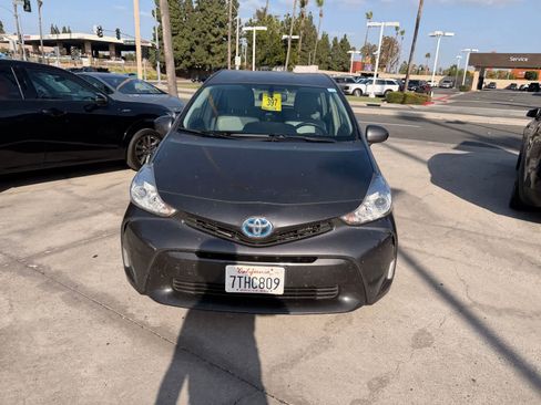 Used 2016 Toyota Prius V Four FWD image 2
