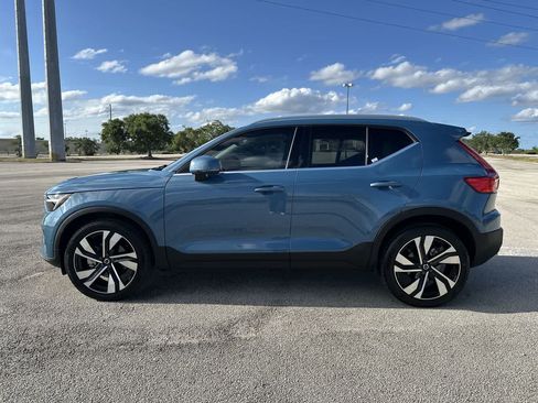 Used 2023 Volvo XC40 B5 Plus w/ Driver Assist Package AWD/4WD image 11