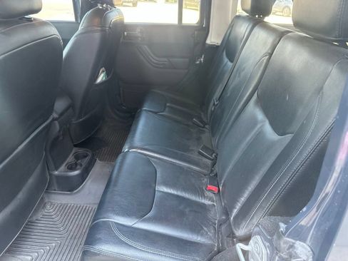 Used 2017 Jeep Wrangler Unlimited Sahara AWD/4WD image 22