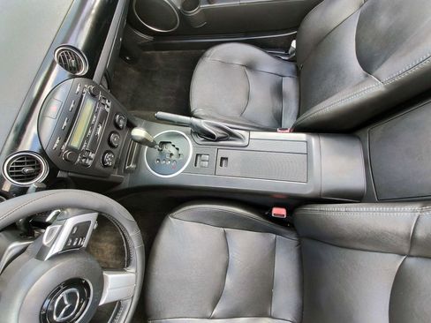 Used 2006 MAZDA MX-5 Miata Grand Touring RWD image 24