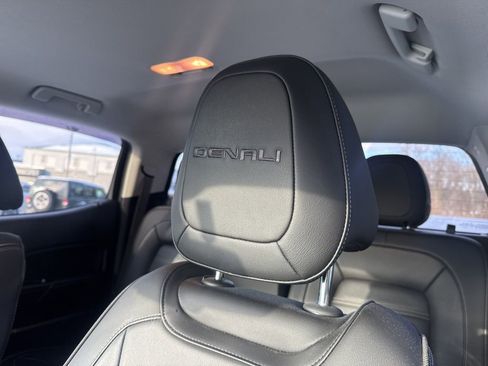 Used 2019 GMC Canyon Denali image 16