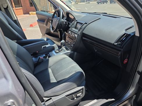 Used 2015 Land Rover LR2 AWD/4WD image 28
