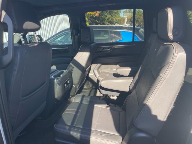 Used 2025 Chevrolet Suburban RST w/ Comfort Package AWD/4WD image 7