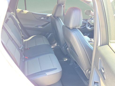 New 2026 Chevrolet Equinox LT w/ Convenience Package II FWD image 27