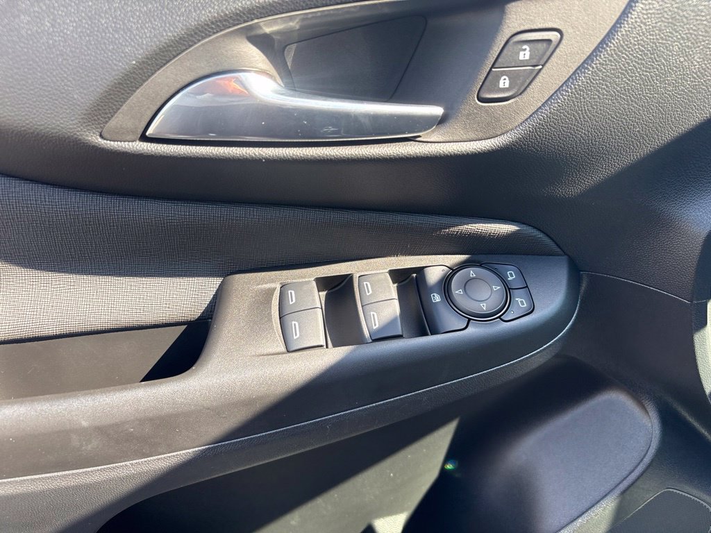 Used 2025 Buick Envista Preferred FWD image 16