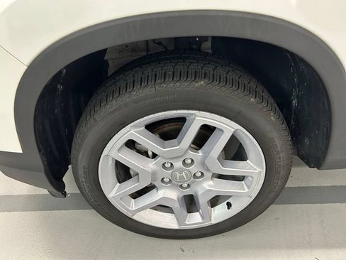 Certified 2025 Honda Passport EX-L image 28