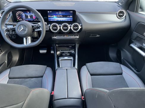 Certified 2025 Mercedes-Benz GLA 250 4MATIC image 24