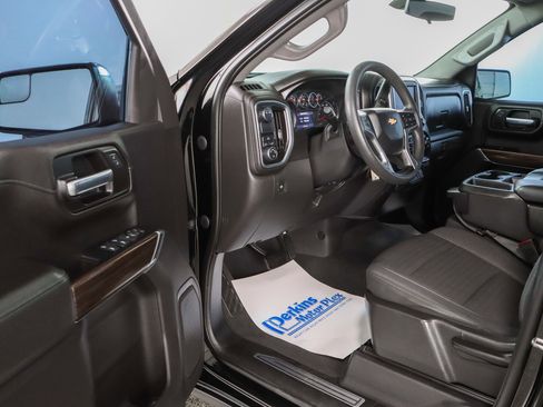 Used 2020 Chevrolet Silverado 1500 LT w/ Trailering Package image 3