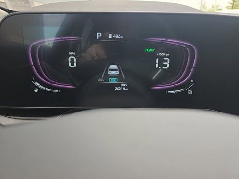 Used 2023 Kia Niro EX FWD image 6