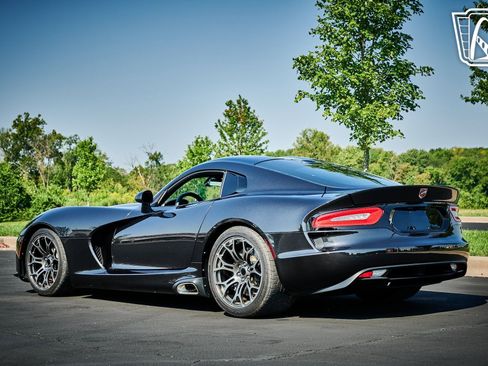 Used 2013 SRT Viper GTS w/ GTS Laguna Interior Pkg image 9