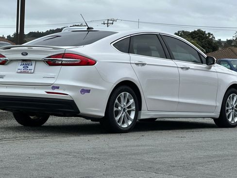 Used 2019 Ford Fusion Energi Titanium image 5