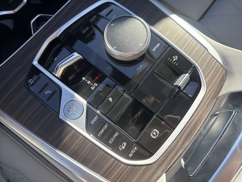 New 2026 BMW X7 xDrive40i w/ Premium Package image 17