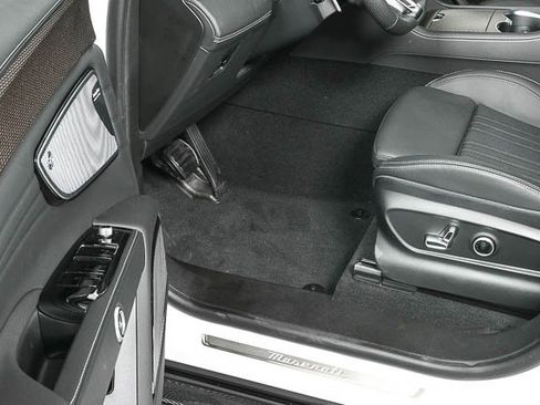 New 2025 Maserati Grecale Folgore image 8