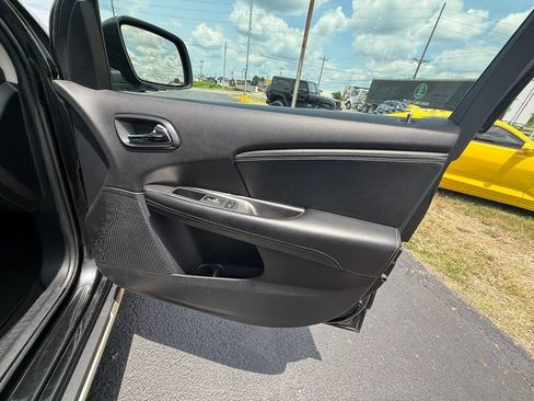 Used 2020 Dodge Journey Crossroad FWD image 23