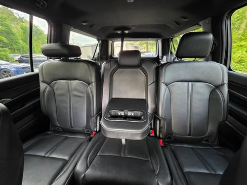 Used 2024 Jeep Wagoneer L Series II w/ Flexible Seating Group image 29