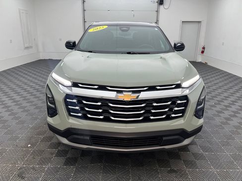 Used 2025 Chevrolet Equinox LT AWD/4WD image 14