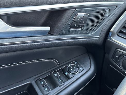 Used 2024 Ford Edge Titanium image 16