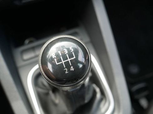 Used 2012 Volkswagen Jetta SE FWD image 32