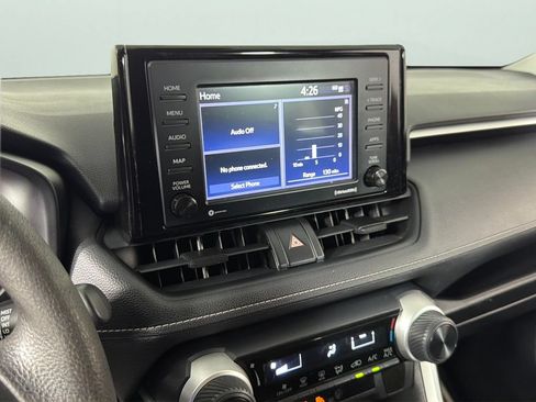Used 2021 Toyota RAV4 LE FWD image 22