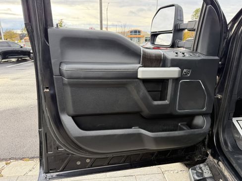 Used 2021 Ford F250 Lariat image 12