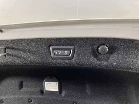 Used 2019 BMW 530i xDrive w/ Convenience Package image 34