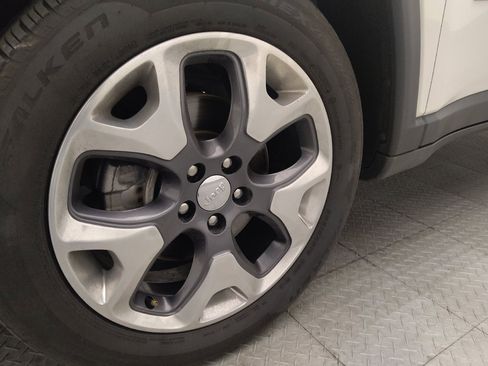 Used 2021 Jeep Compass Limited FWD image 31