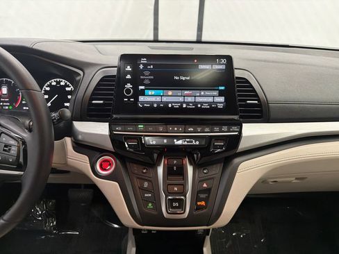 Used 2025 Honda Odyssey EX-L image 32