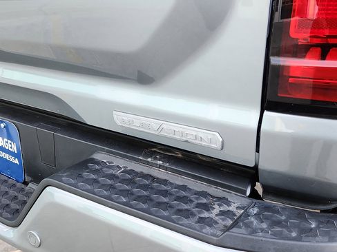 Used 2023 GMC Canyon Elevation w/ Elevation Premium Package image 10