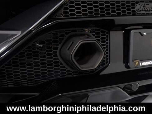Used 2023 Lamborghini Huracan Tecnica RWD image 46