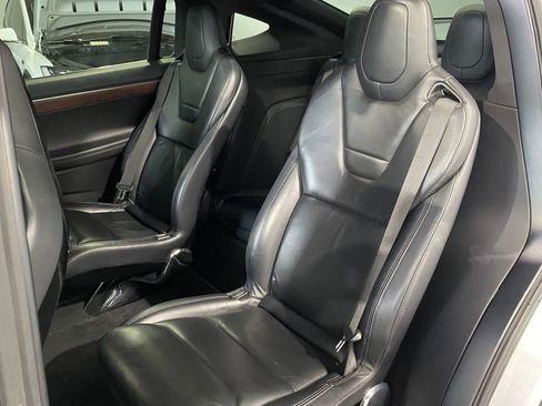 Used 2016 Tesla Model X 90D image 9
