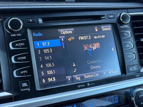 Used 2015 Toyota Highlander Limited Platinum image 16