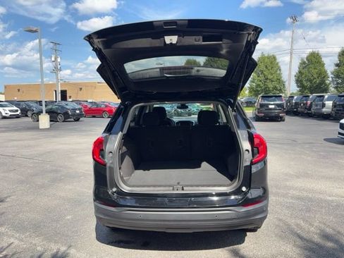 Used 2024 GMC Terrain SLE w/ Driver Convenience Package AWD/4WD image 7