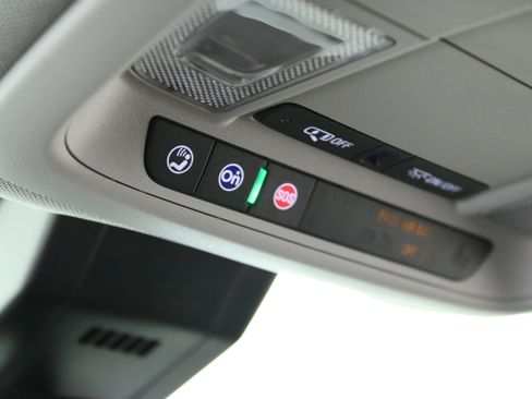 Used 2023 GMC Terrain SLE w/ Driver Convenience Package FWD image 20