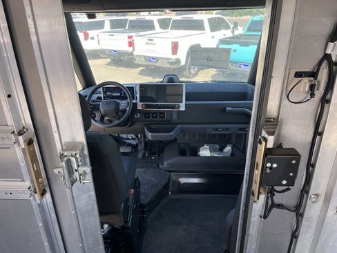 Used 2024 Chevrolet Brightdrop 600 w/ Commercial Equipment Package AWD/4WD image 18