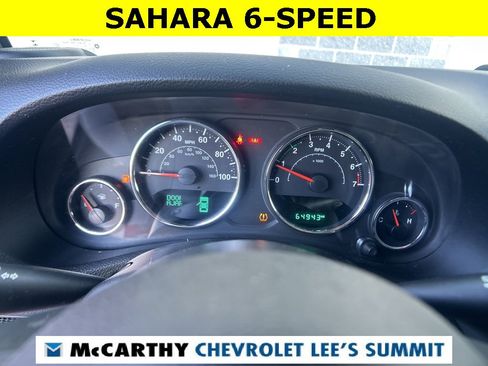 Used 2018 Jeep Wrangler Unlimited Sahara w/ Dual Top Group image 26