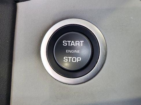 Used 2025 Land Rover Range Rover Velar Dynamic SE image 30