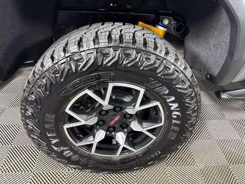 Used 2026 GMC Canyon AT4X AWD/4WD image 18