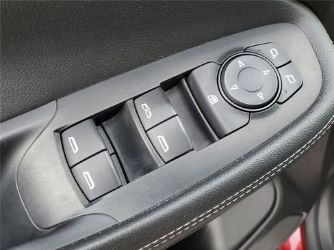 Used 2021 Buick Encore GX Preferred w/ Cold Weather Comfort Package image 19