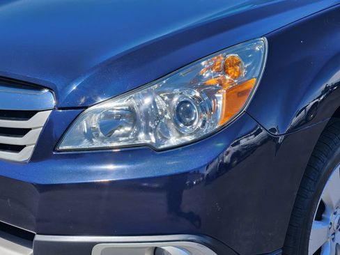 Used 2012 Subaru Outback 2.5i Limited AWD/4WD image 10