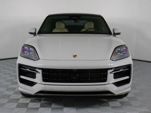 New 2026 Porsche Cayenne GTS image 10