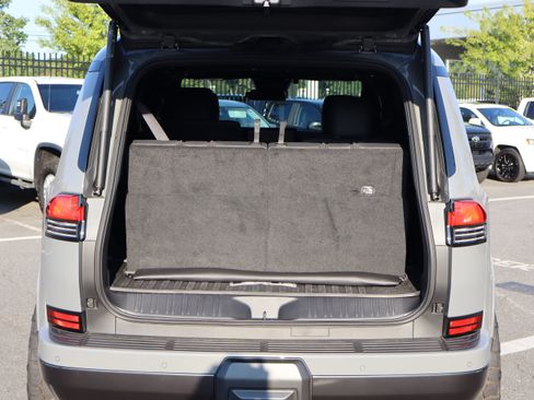 Used 2025 Lexus GX 550 w/ Accessory Package (2T) AWD/4WD image 37