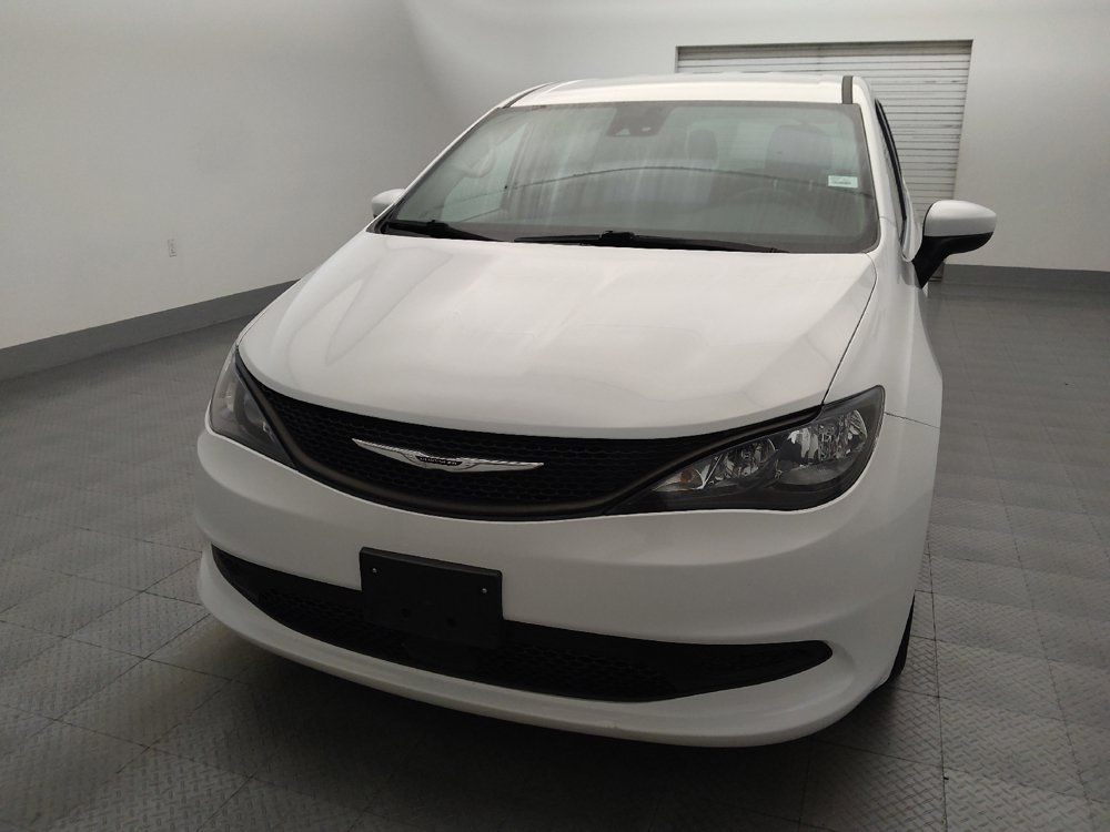 Used 2023 Chrysler Voyager LX FWD image 15
