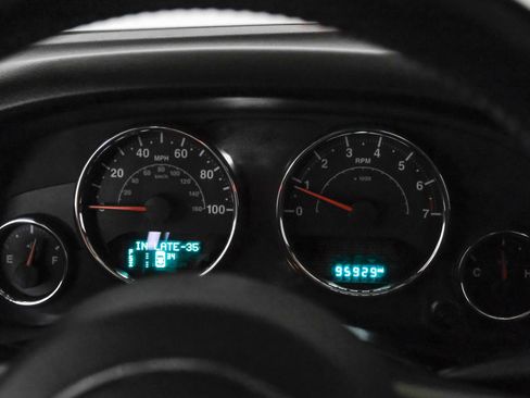 Used 2017 Jeep Wrangler Unlimited Sahara image 16