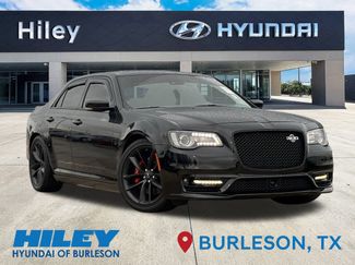 Used 2023 Chrysler 300 C video 2