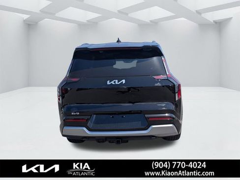 Used 2024 Kia EV9 Land image 4