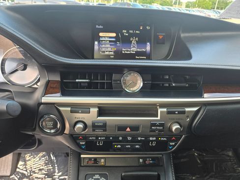 Used 2018 Lexus ES 350 w/ Premier Package FWD image 14
