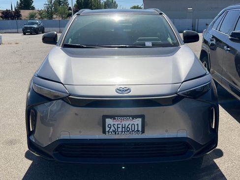 Used 2025 Toyota bZ4X FWD image 2