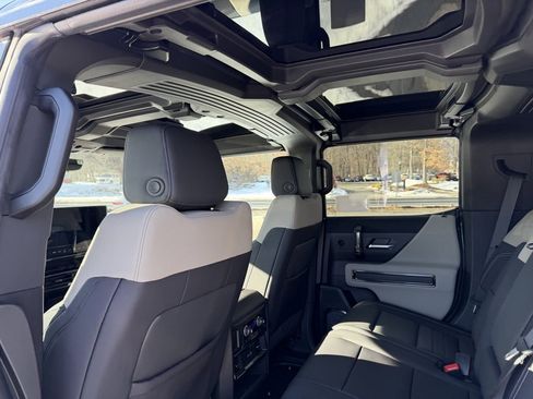 New 2026 GMC Hummer EV SUV image 11
