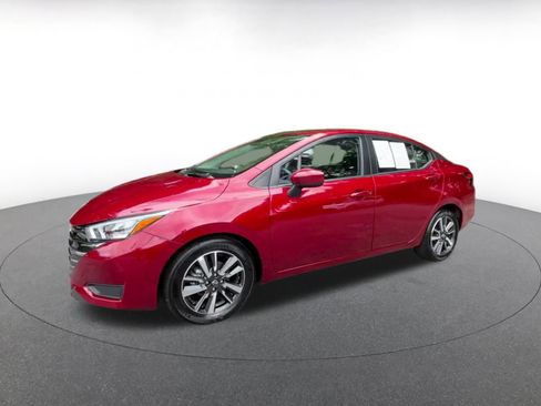 Used 2025 Nissan Versa SV FWD image 8