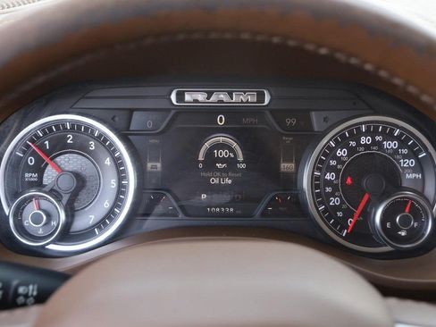 Used 2019 RAM 1500 Laramie AWD/4WD image 11